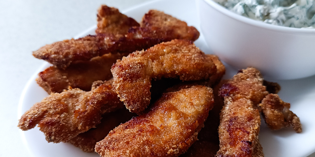 Стрипсы из куриного филе в духовке