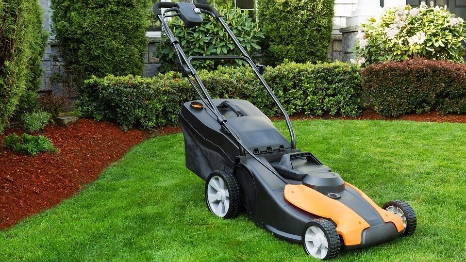 Лучшие электрические газонокосилки в 2024 году