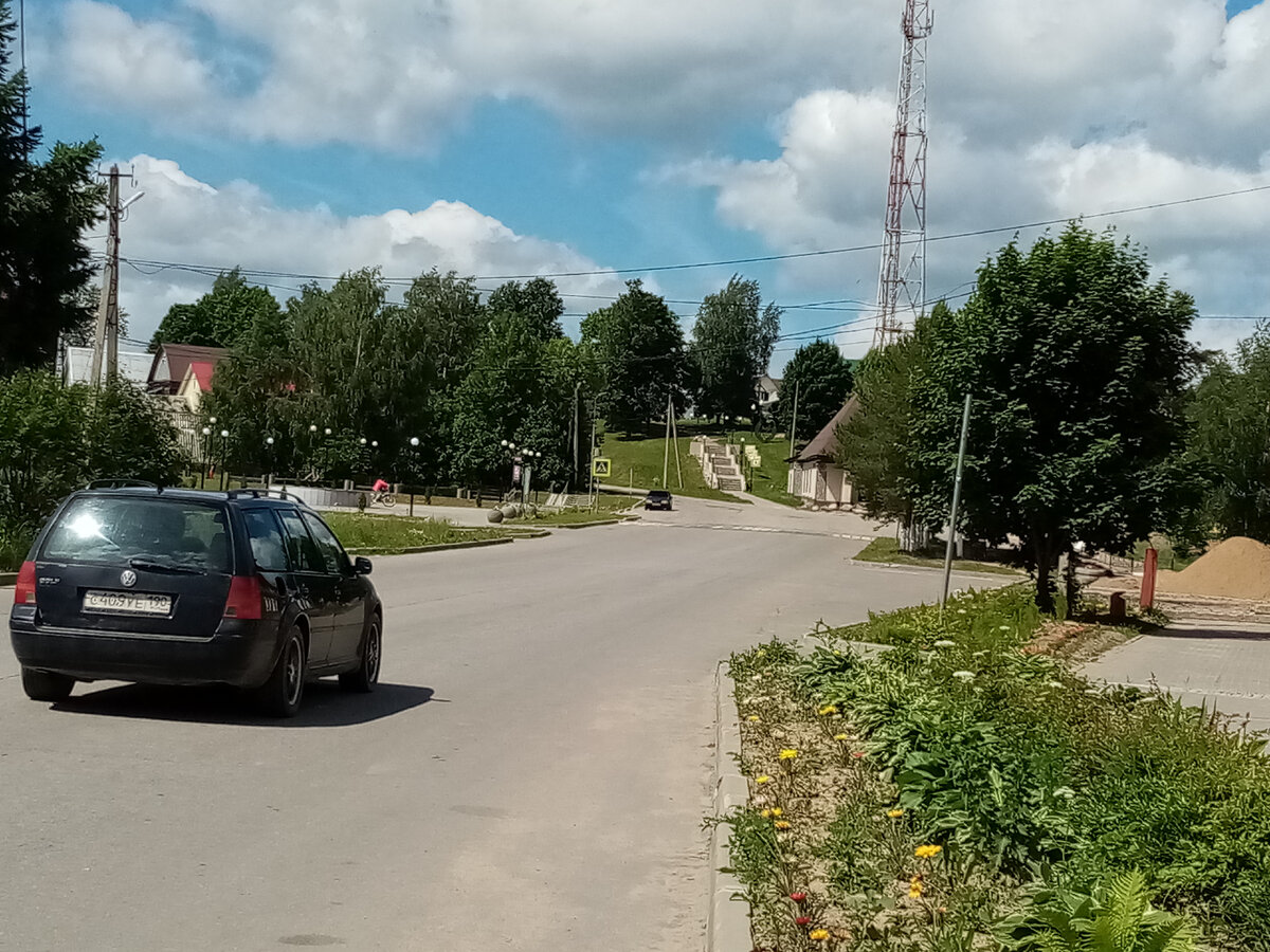 Там, вверх по лестнице, находится музей, фотографий оттуда пока нет