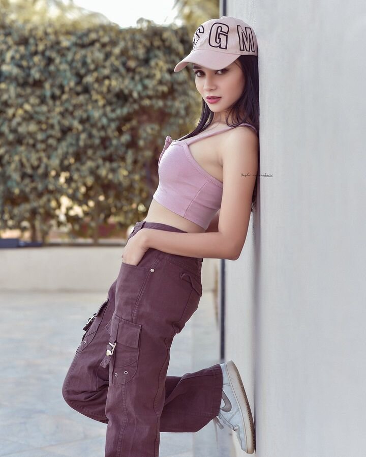 Девушка в кепке