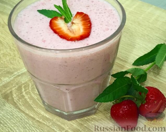 клубника, мята свежая, молоко, мороженое, сахар