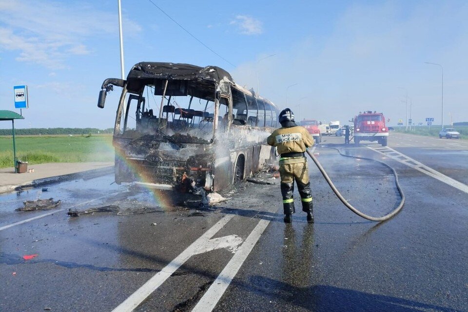 Автобус на трассе