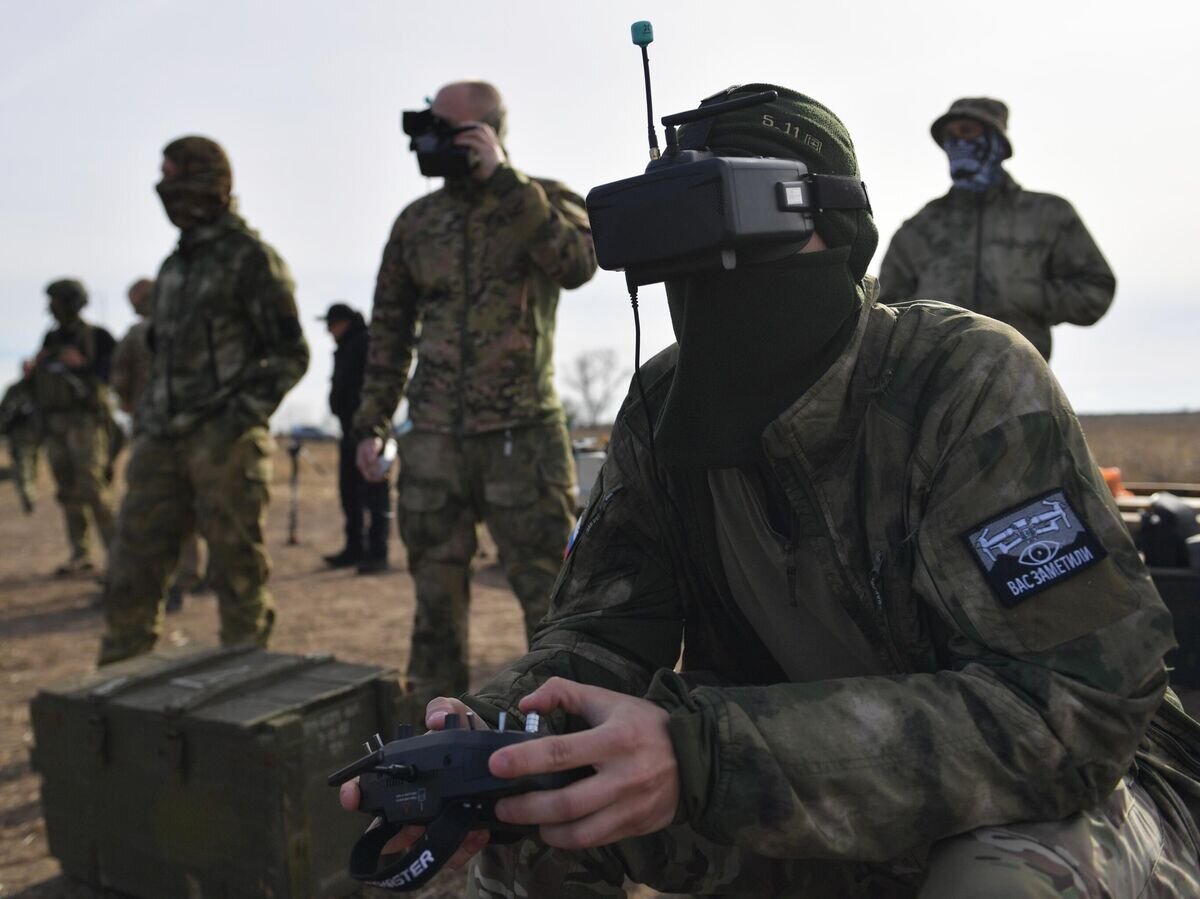    Обучение операторов FPV дронов в Запорожской области© РИА Новости / Павел Лисицын