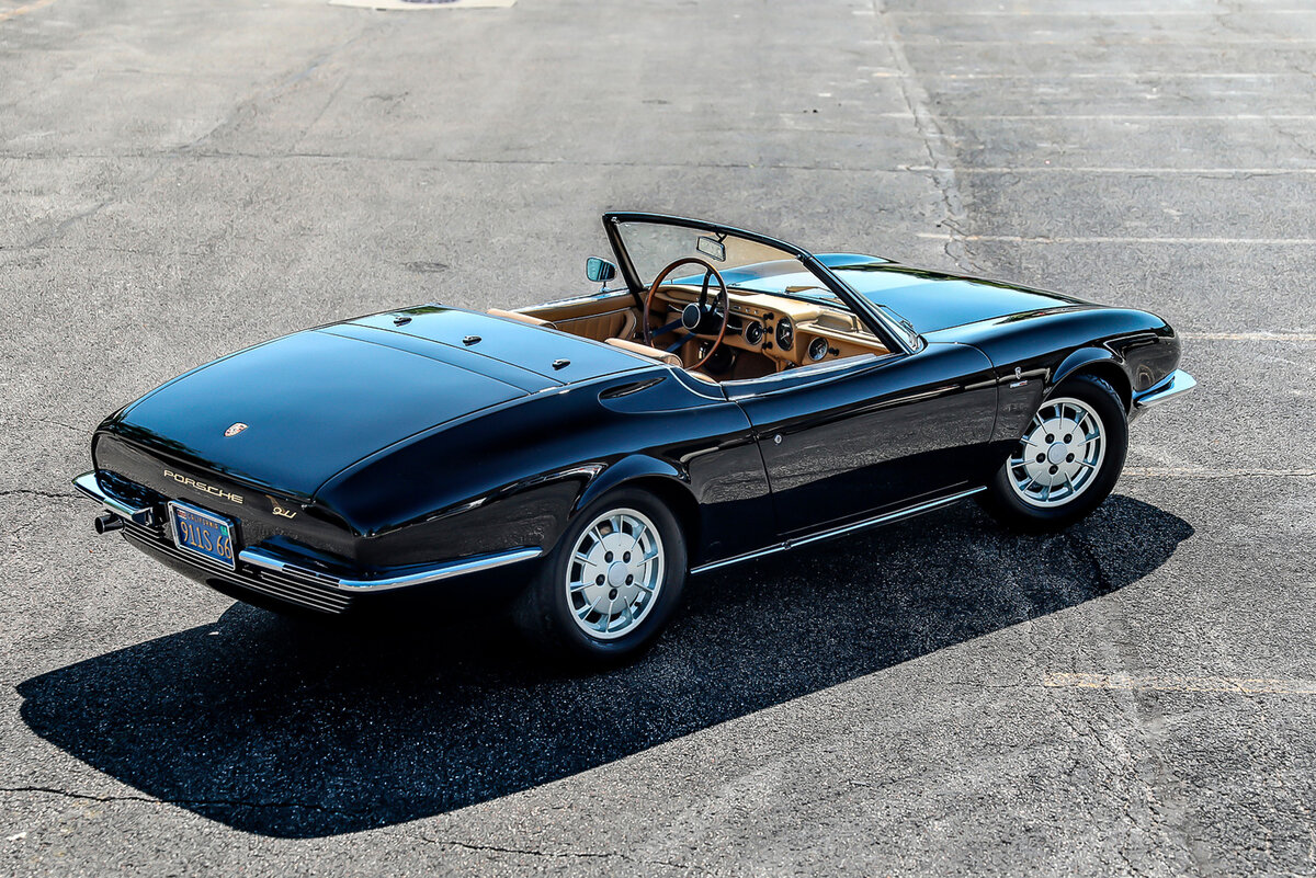    Porsche 911 Roadster (901) с кузовом Bertone   
Porsche