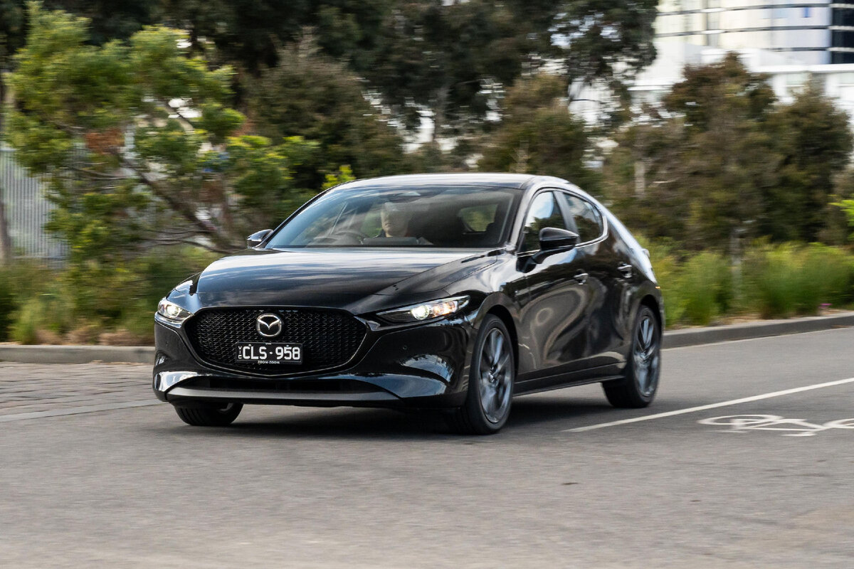 Mazda 3 G20 Touring Hatch 2024 с правым рулём - на тесте австралийских журналистов!
