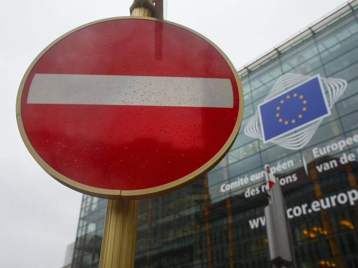 Логотип Евросоюза на здании штаб-квартиры Европейского парламента в Брюсселе© РИА Новости / Алексей Витвицкий