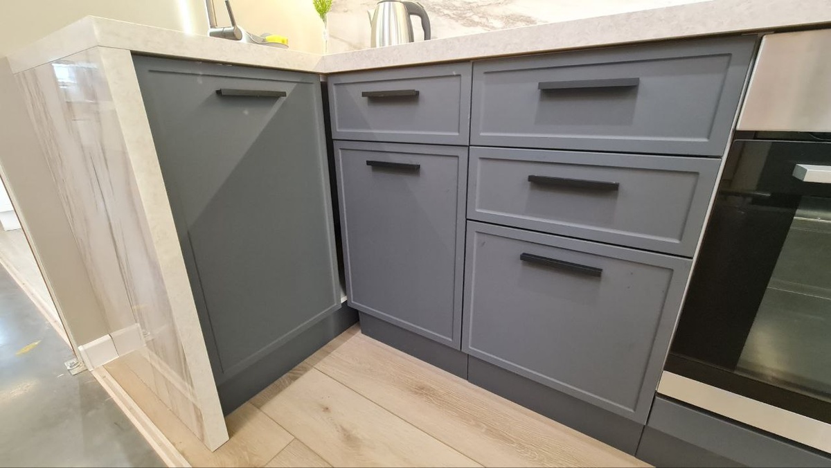 Не поняла, куда делась угловая планка