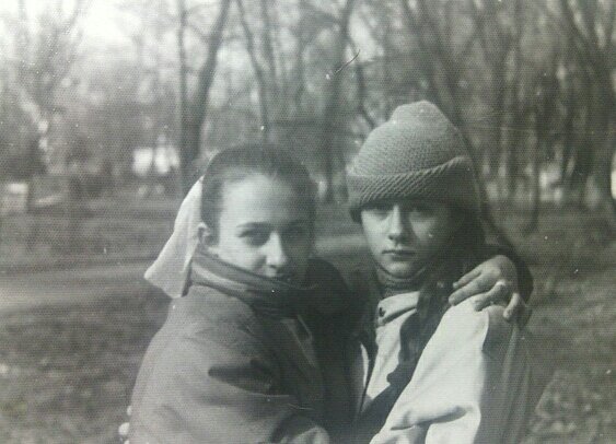 Мы с Наташкой, нам по 12 лет