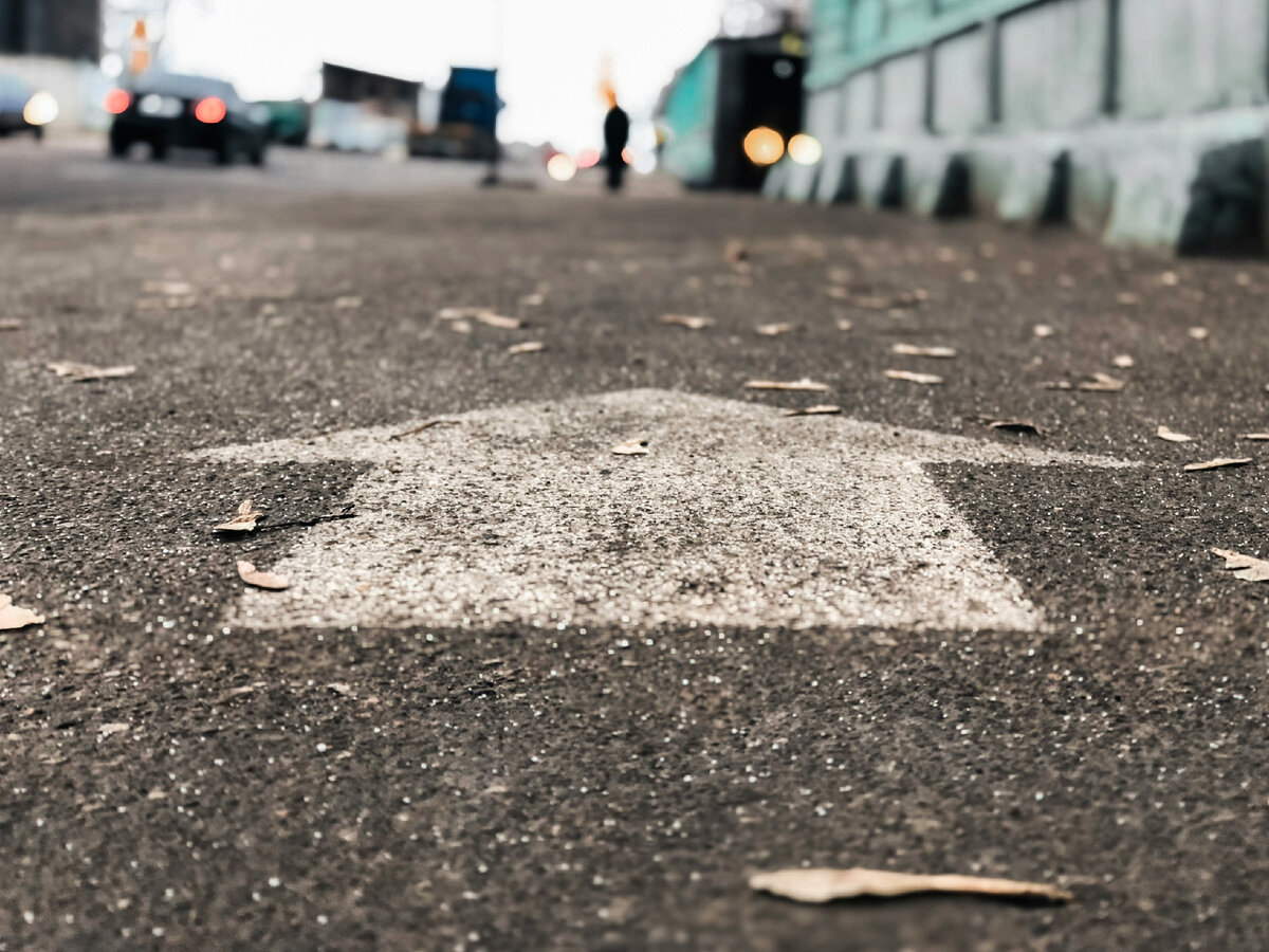 Путь только вперед. Photo by Mark Kats on Unsplash