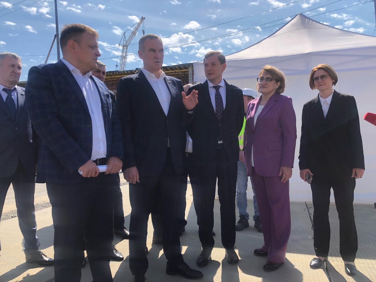    Врио губернатора Югры посетил место строительства Научно-технологического центра в Сургуте
