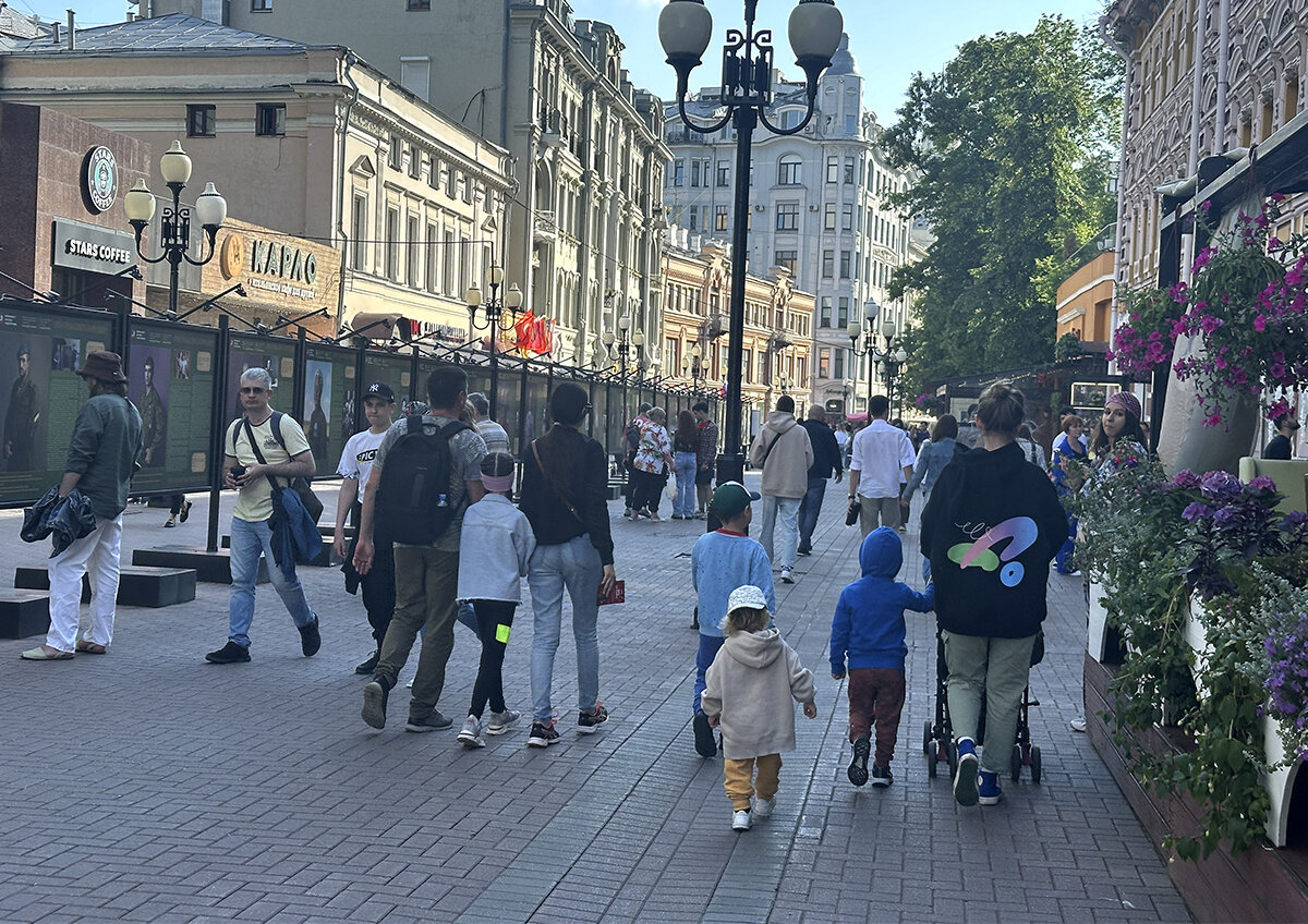    Между номинальными и реальными доходами россиян наблюдается противоречие