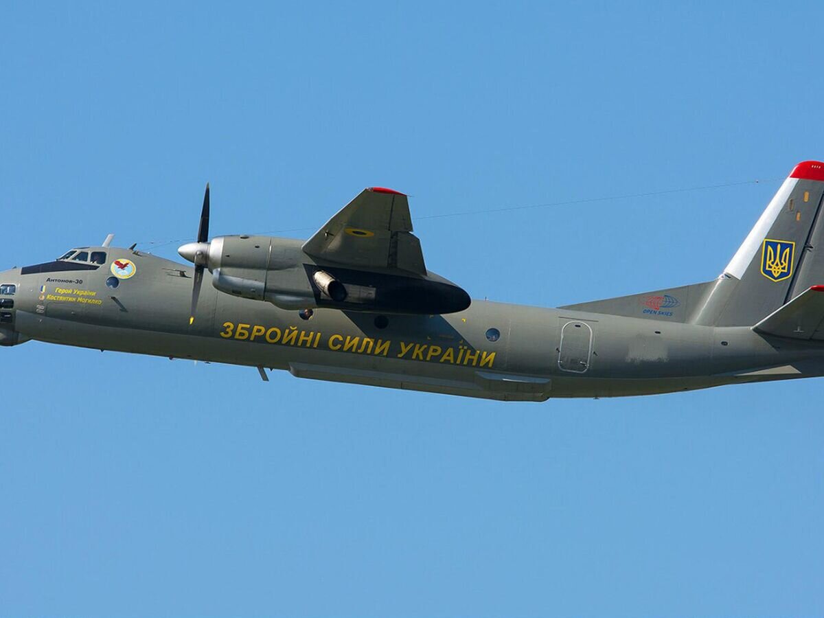    Военно-транспортный самолет Ан-26 вооруженных сил Украины© Фото : Міністерство оборони України