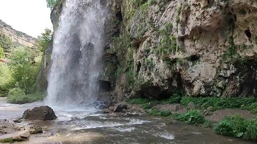 Медовые водопады в Карачаево Черкесии аттракцион