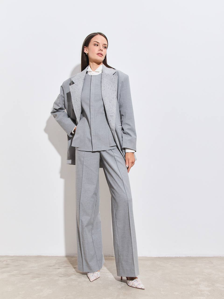Деловой образ в сером цвете в коллекциях Led Anna 