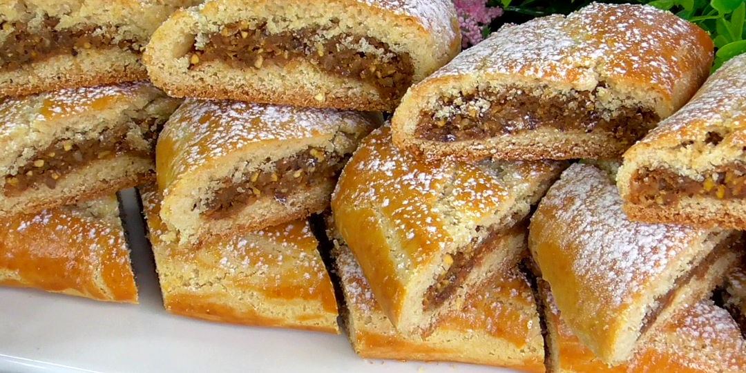 Нежное, рассыпчатое песочное печенье на растительном масле — только начинки меняй, а тесто просто идеальное. Экономный рецепт