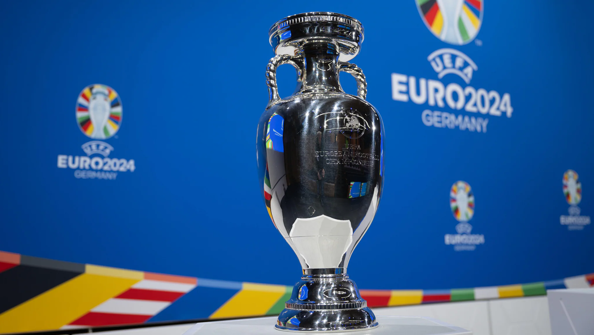 Евро-2024 стартует через 2 дня. Самое время поговорить о формате турнира, при каких условиях команды выйдут с третьего места и кто главный фаворит турнира.
