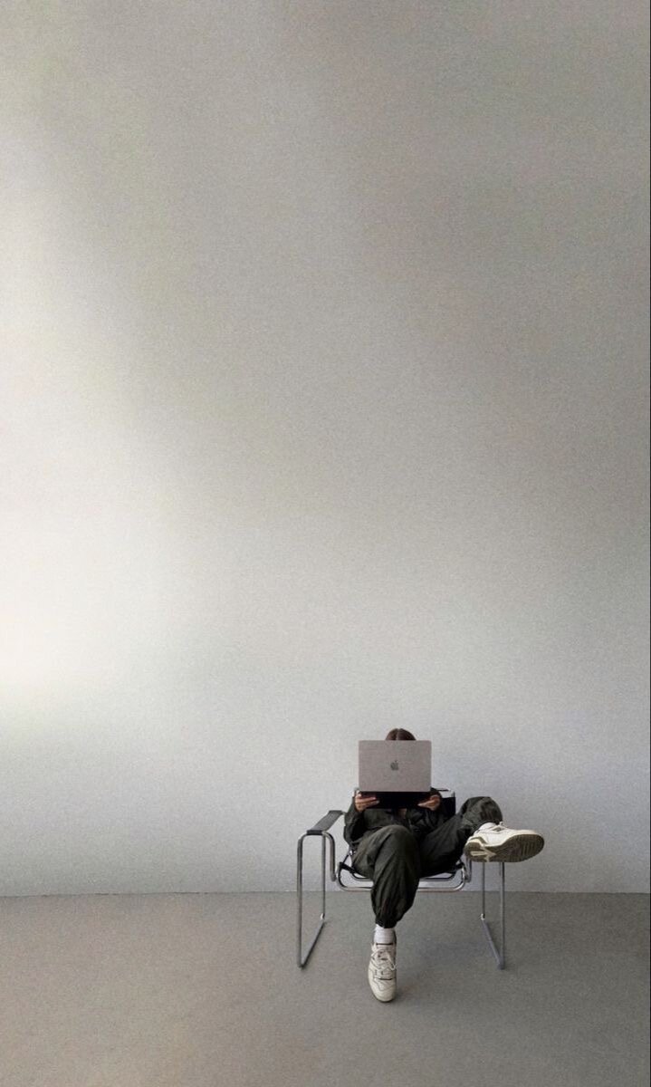 📈СММ-специалист будет отслеживать аналитику ваших социальных сетей, чтобы оценить эффективность маркетинговых усилий. Он будет предоставлять регулярные отчеты о прогрессе, чтобы вы могли видеть результаты своей инвестиции в социальные сети