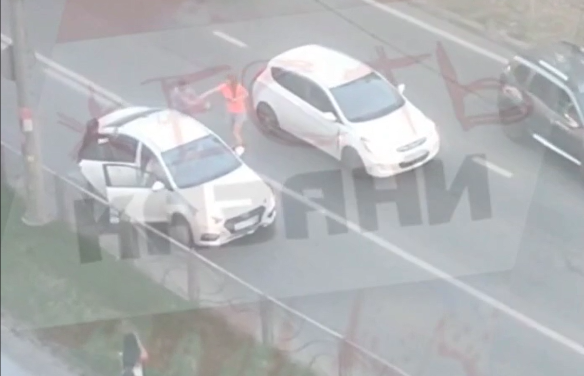 Наш мстит, а наша как всегда пытается сдержать праведный гнев. 