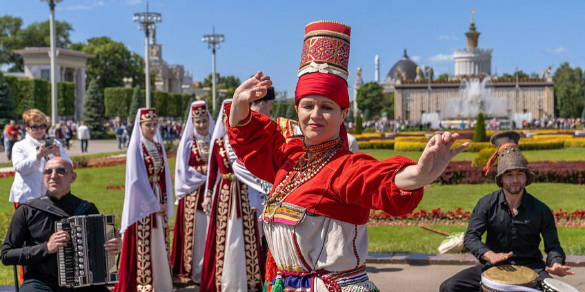 https://kudamoscow.ru/event/den-rossii-na-vdnx-2024/