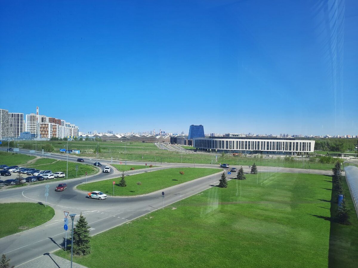 Вид на сколково из окна торгового центра