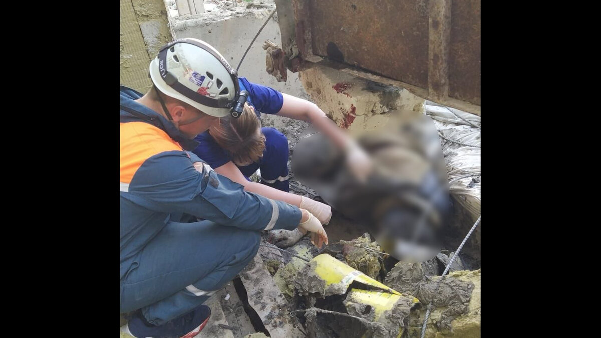    В Уфе на стройке с высоты пятого этажа упала люлька с рабочими: два человека погибли