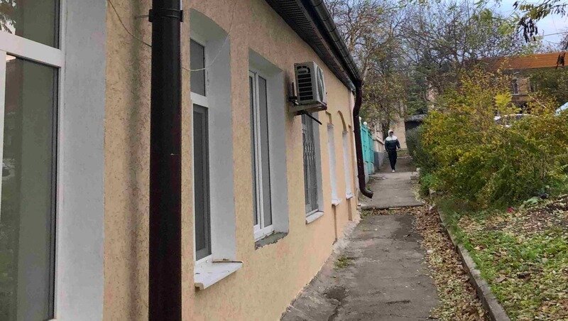    Заново оштукатуренные стены покрасили устойчивой к выцветанию краской Фото: краевой Фонд капремонта