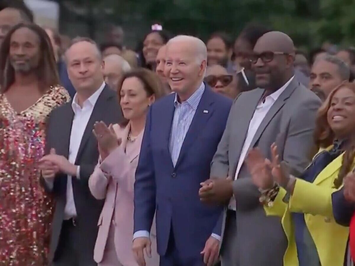    Президент США Джо Байден на празднике в Белом доме, приуроченном ко Дню освобождения рабов. Скриншот видео© Фото : Скриншот видео