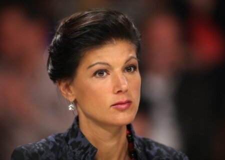    Сара Вагенкнехт обвинила Зеленского в нежелании заканчивать конфликт на Украине