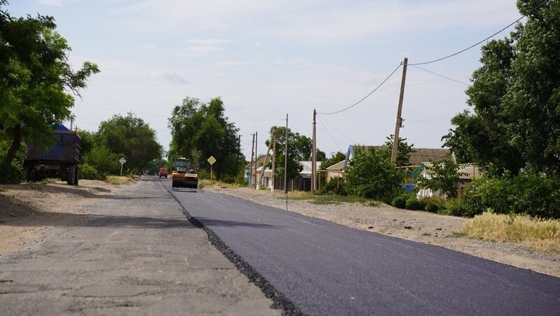    Участники партдесанта проинспектировали ремонт дороги Фото: «Единая Россия»