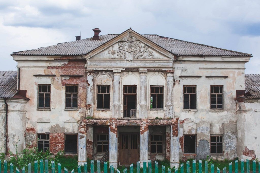 Фасад усадьбы Бестужевых. Фото: Наталья Великанова. 