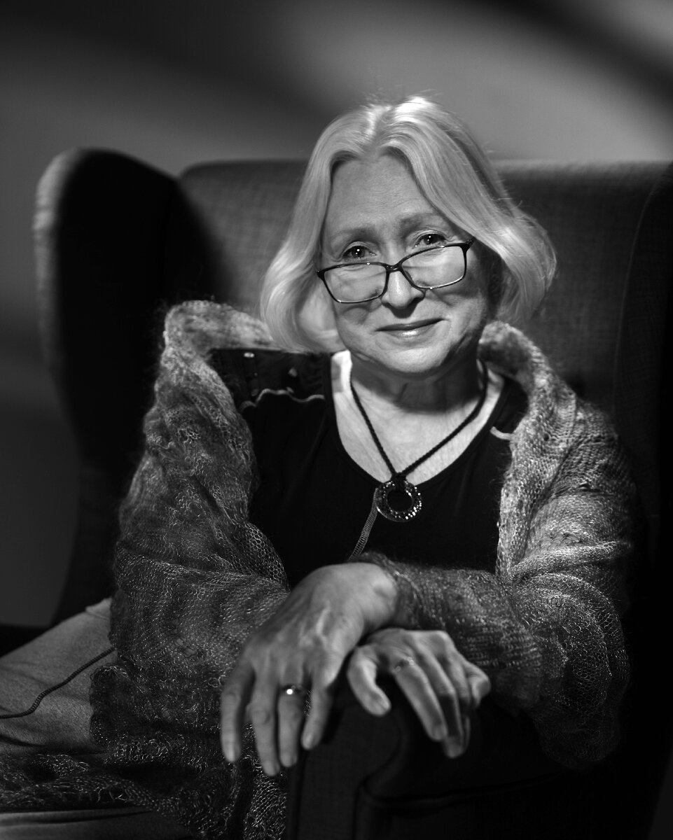 Нина Калаганова - актриса Казанского государственного театра юного зрителя (студийная фотосъёмка; портрет выполнен в стиле Harcourt (Аркур))