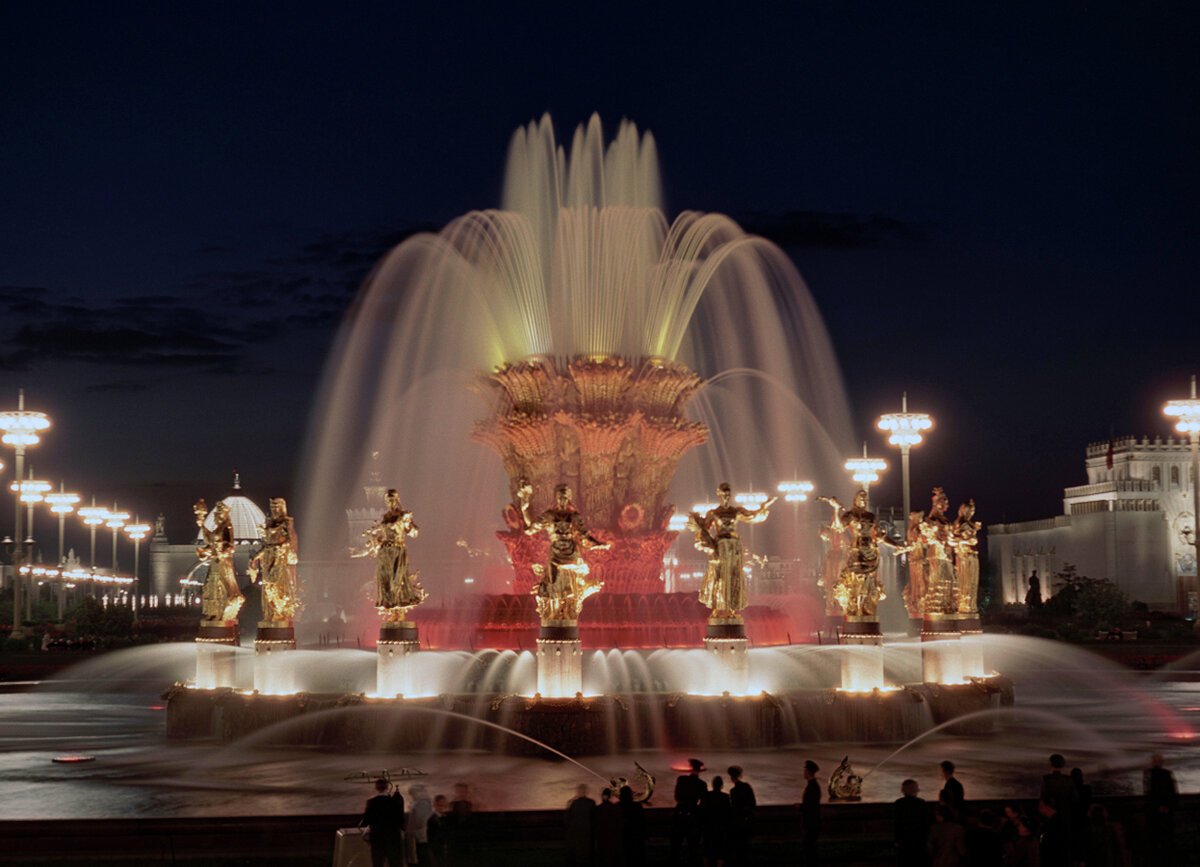 ТОГДА: @Фотохост-агентство РИА Новости/Семен Фридлянд