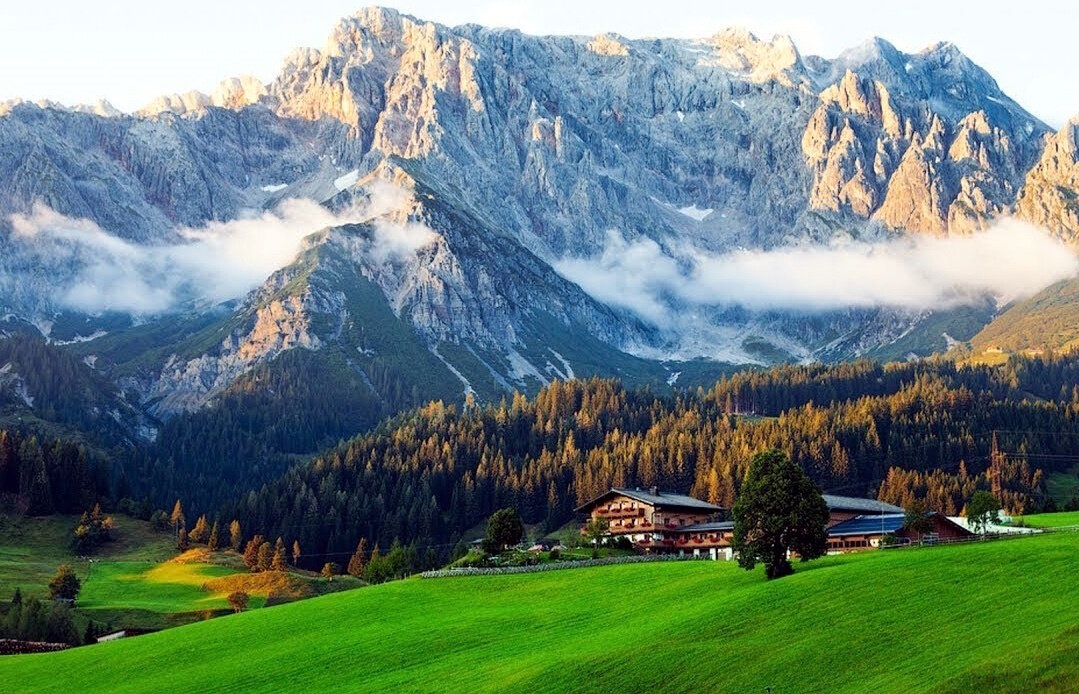 Жители Венских Альп наблюдали за НЛО.
Источник фото: https://sun9-23.userapi.com/impg/AumL_dUc2IFd57m0i0OFqru9Vgm9aMmQTs_8UA/iFa43H8w5PE.jpg?size=1280x720&quality=95&sign=29466242586591f3477f26a4d1ad7709&c_uniq_tag=CwClfhkcM-XMD3IgmuH3LCIfjYWxtCQK5DMAlSmo7kQ&type=album