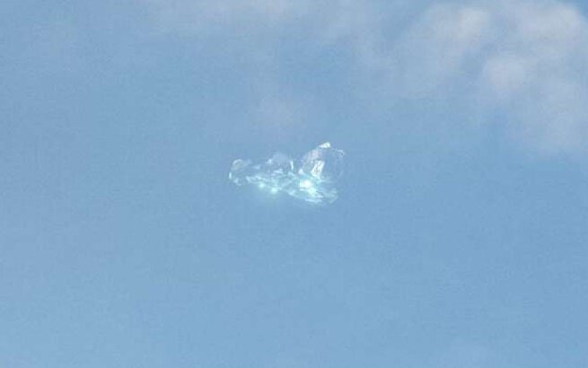 Таинственный объект в небе над Австрией.
Источник фото: https://www.visokie-belie-prishelci.ru/wp-content/uploads/2015/08/nlo_0.jpg