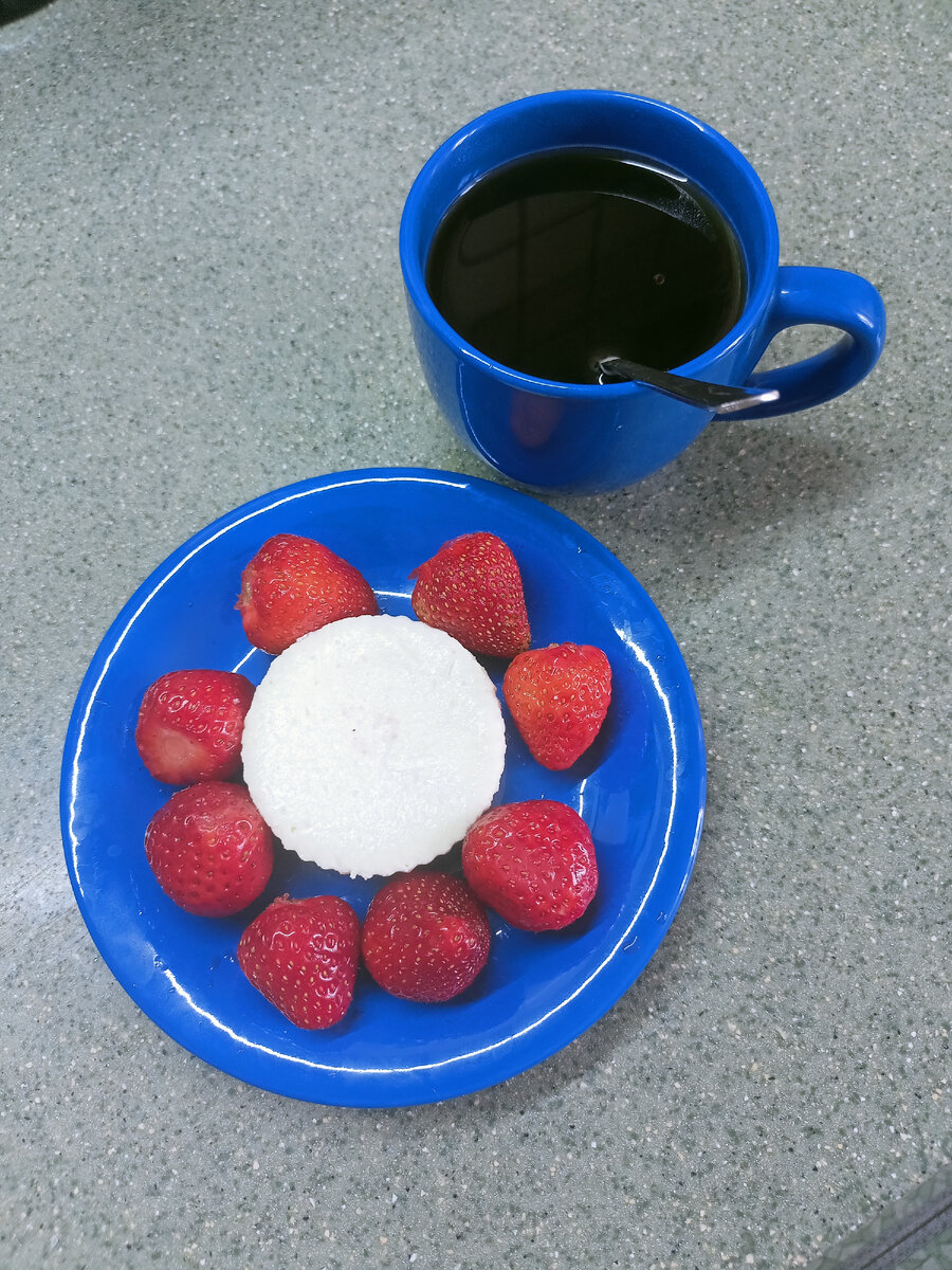 На одну порцию 80г всего 74ккал, 1г жира и 7,5 г белка 