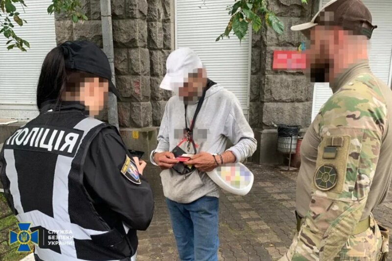    Большие разборки в маленьком Киеве. В правительственном квартале СБУ проводит обыски