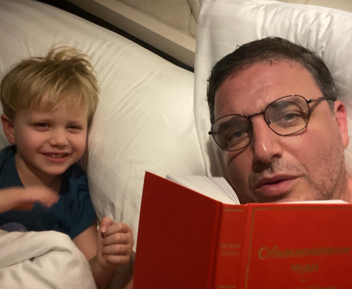    Максим Виторган с сыном ПлатономСоцсети