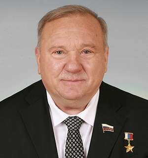    Шаманов прошёл обе чеченских войны.