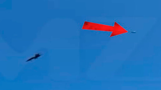 Скоростной НЛО пронесся мимо истребителя на авиашоу в Нью-Йорке