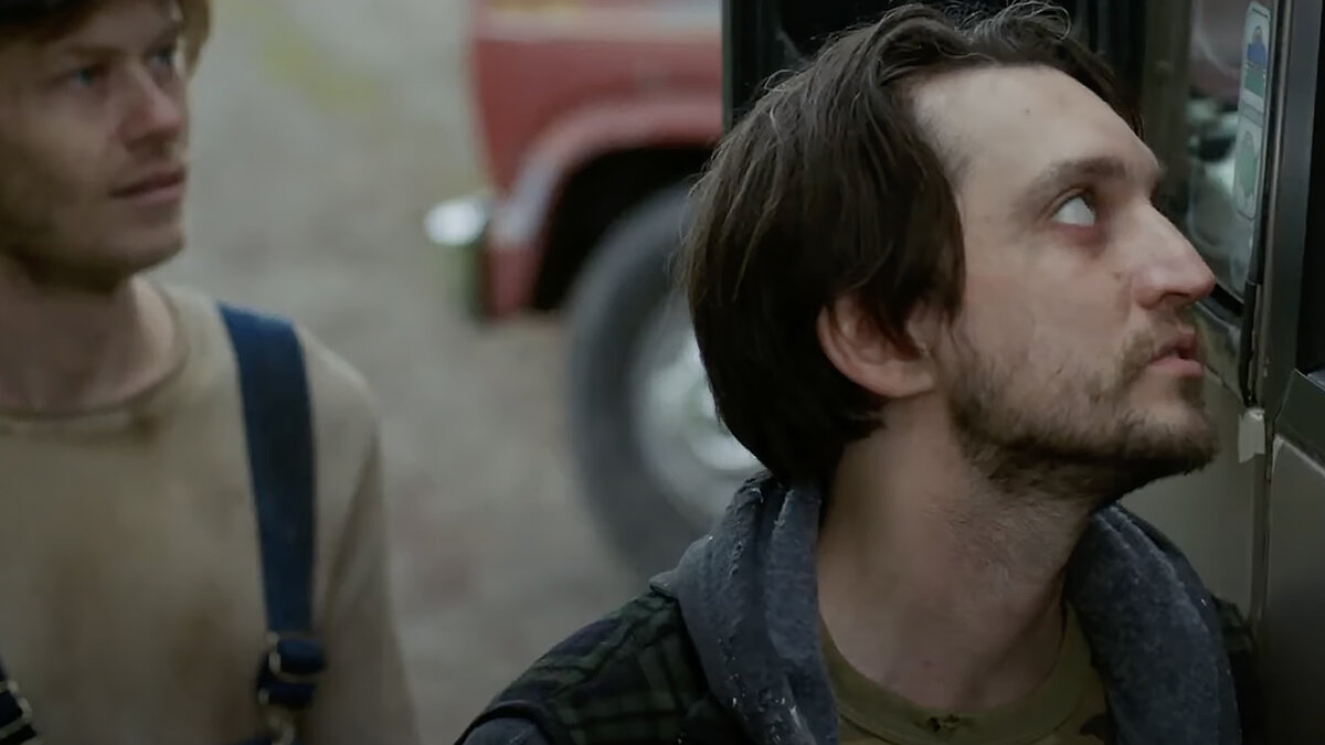 Кадр из фильма "Маргиналы"