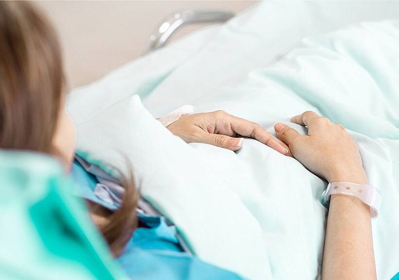 Современные анестетики более эффективны и имеют меньше побочных эффектов по сравнению с более старыми препаратами. Они быстрее выводятся из организма, что значительно сокращает время восстановления.