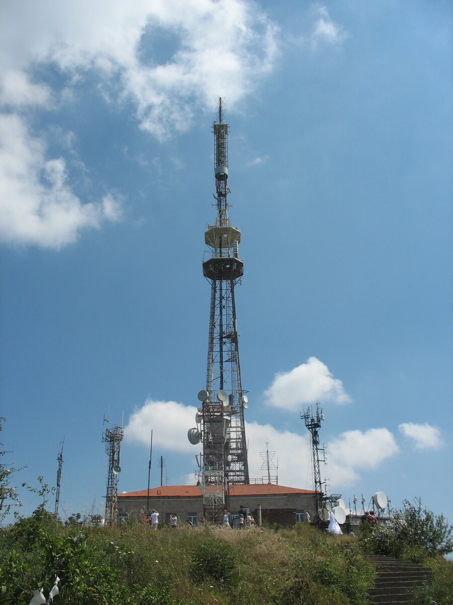 Телевышка на вершине Машука