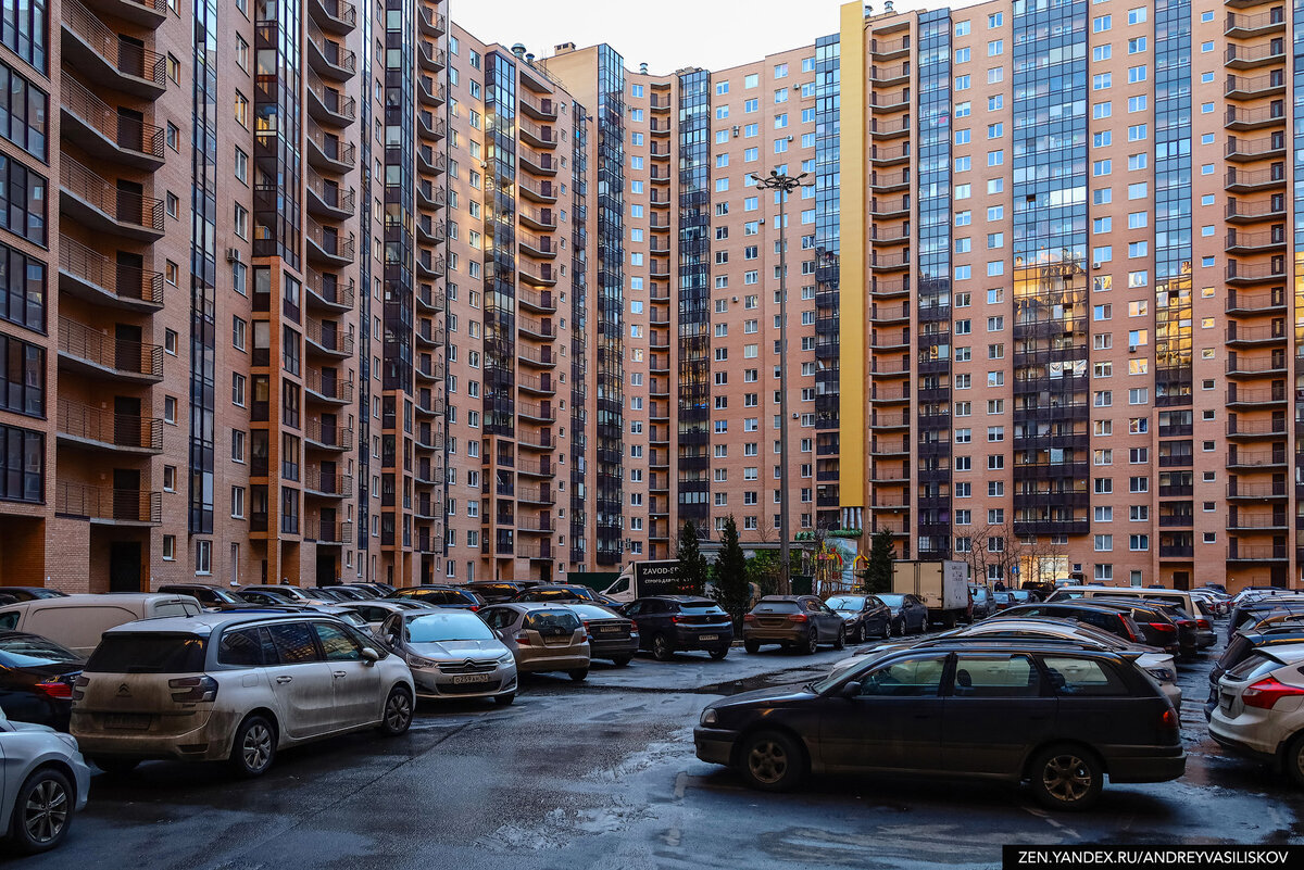Человейник в кудрово. Кудрово самый большой человейник. Самый большой дом в кудрово 35 подъездов. Оккервиль человейник. Оккервиль человейник.