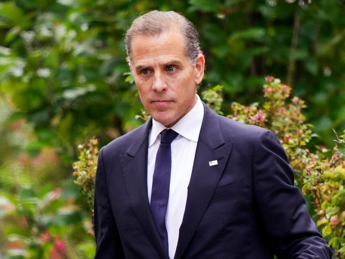    Хантер Байден у здания федерального суда в Уилмингтоне© AP Photo / Matt Slocum