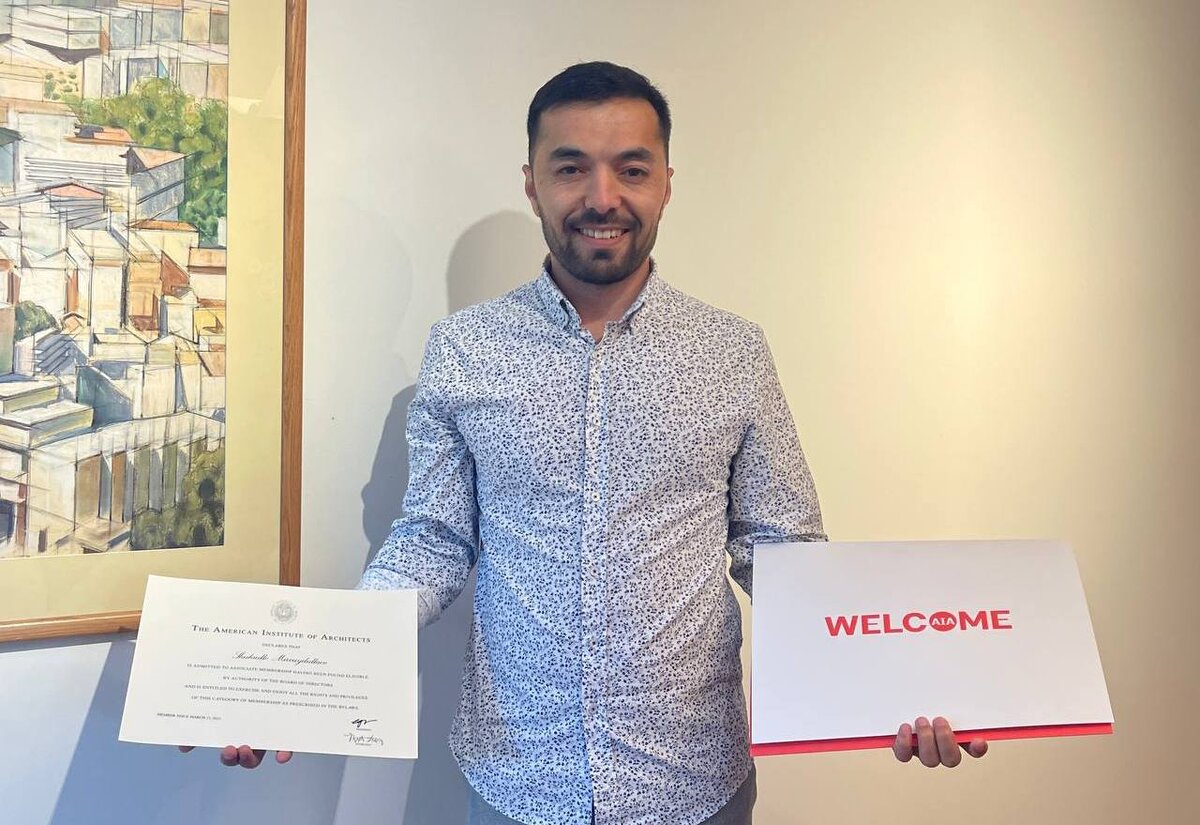 Шукрулло Мирвайдуллаев является членом в AIA Союза Архитекторов в Америке