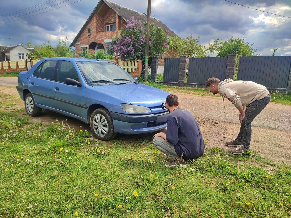 Плачь и смотри. История о том, как мы машину до $3 000 на «автомате» искали  | av.by | Дзен