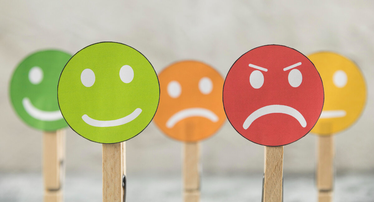 Любо отзыв хорош. Это говорит, что вы такой же продавец, как и другие. 