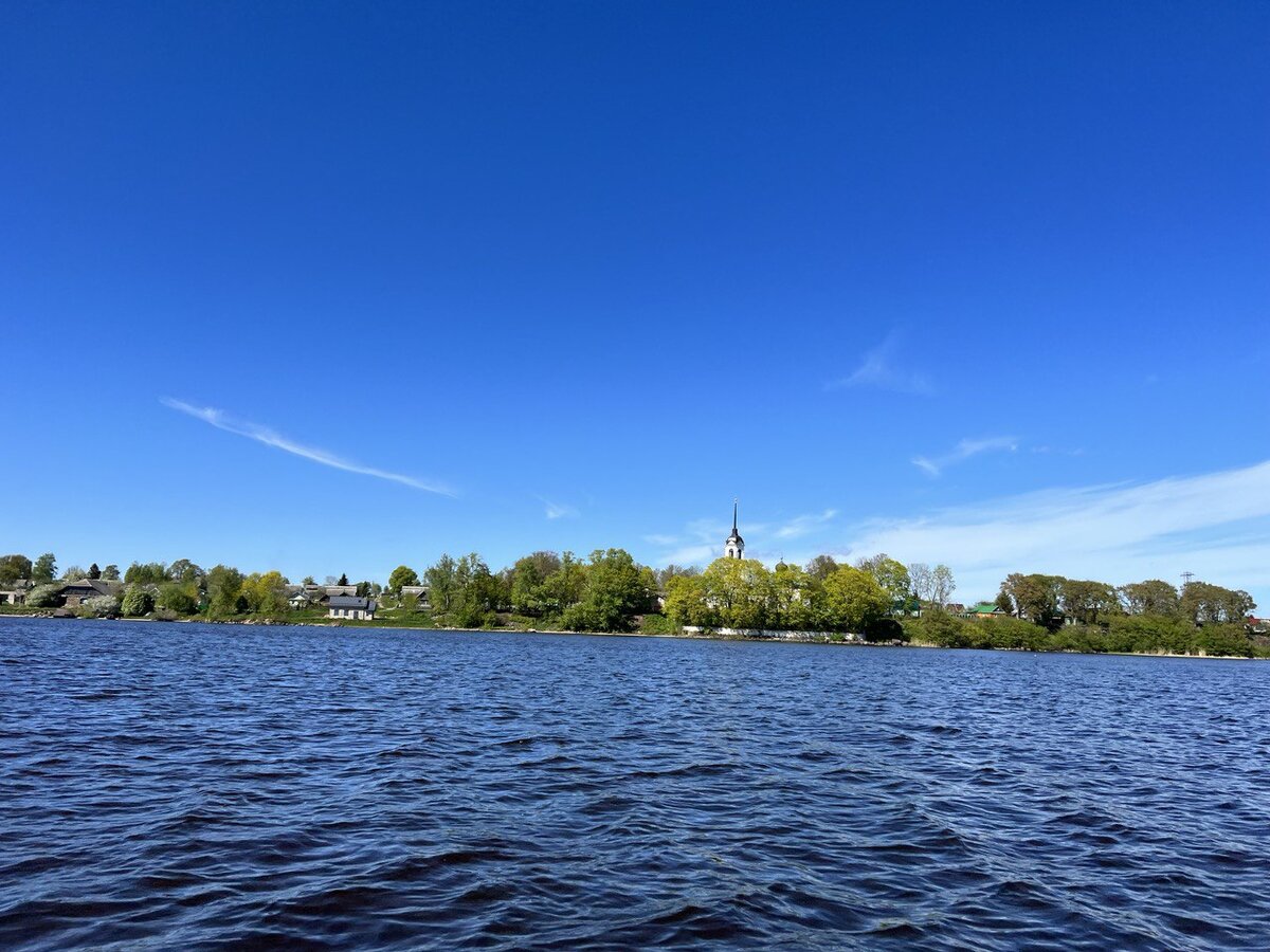 вид на Залит с лодки