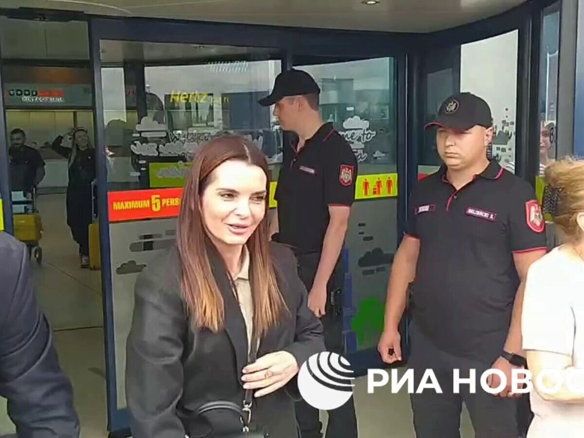    Глава Гагаузии Гуцул в аэропорту Кишинева© РИА Новости