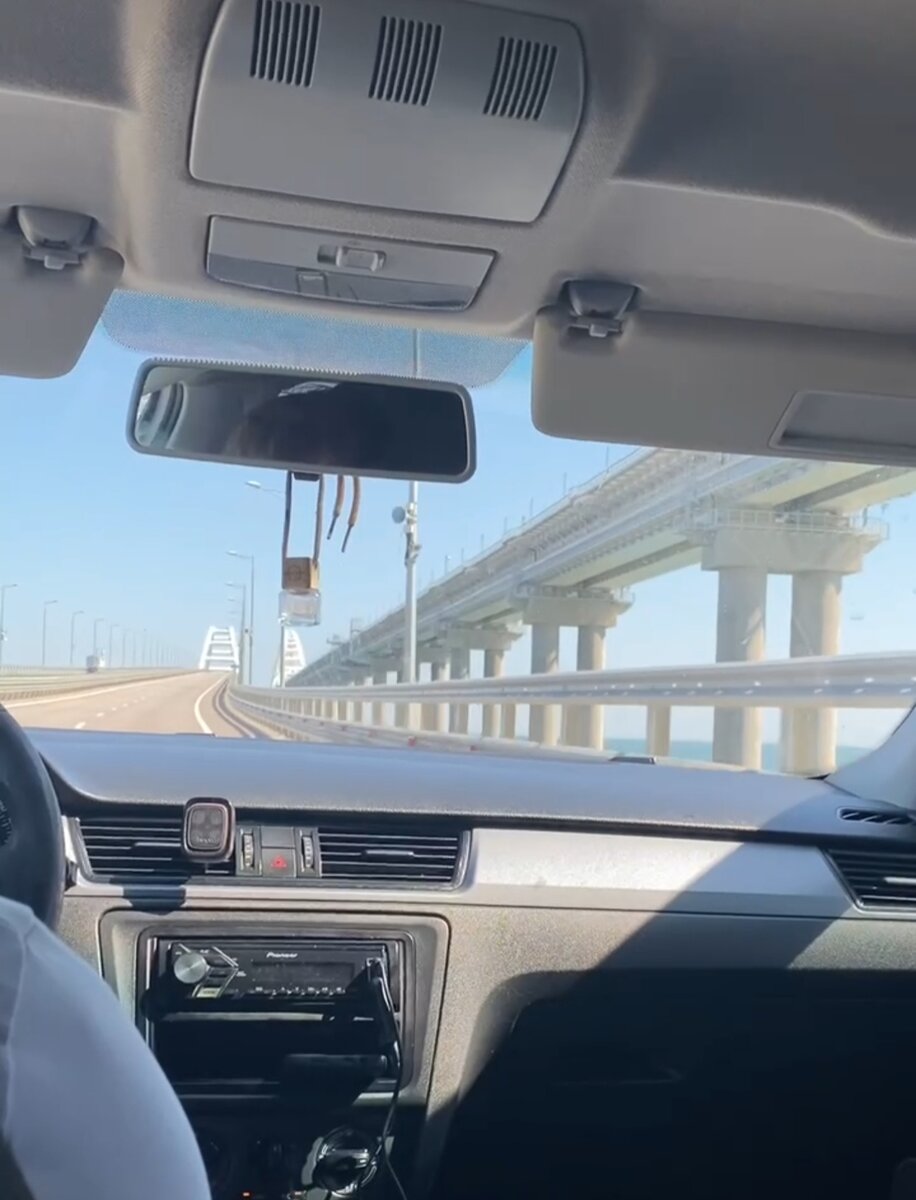 Это был другой мост, но фото я не делала, так что наслаждайтесь этим прекрасным видом (фото автора).